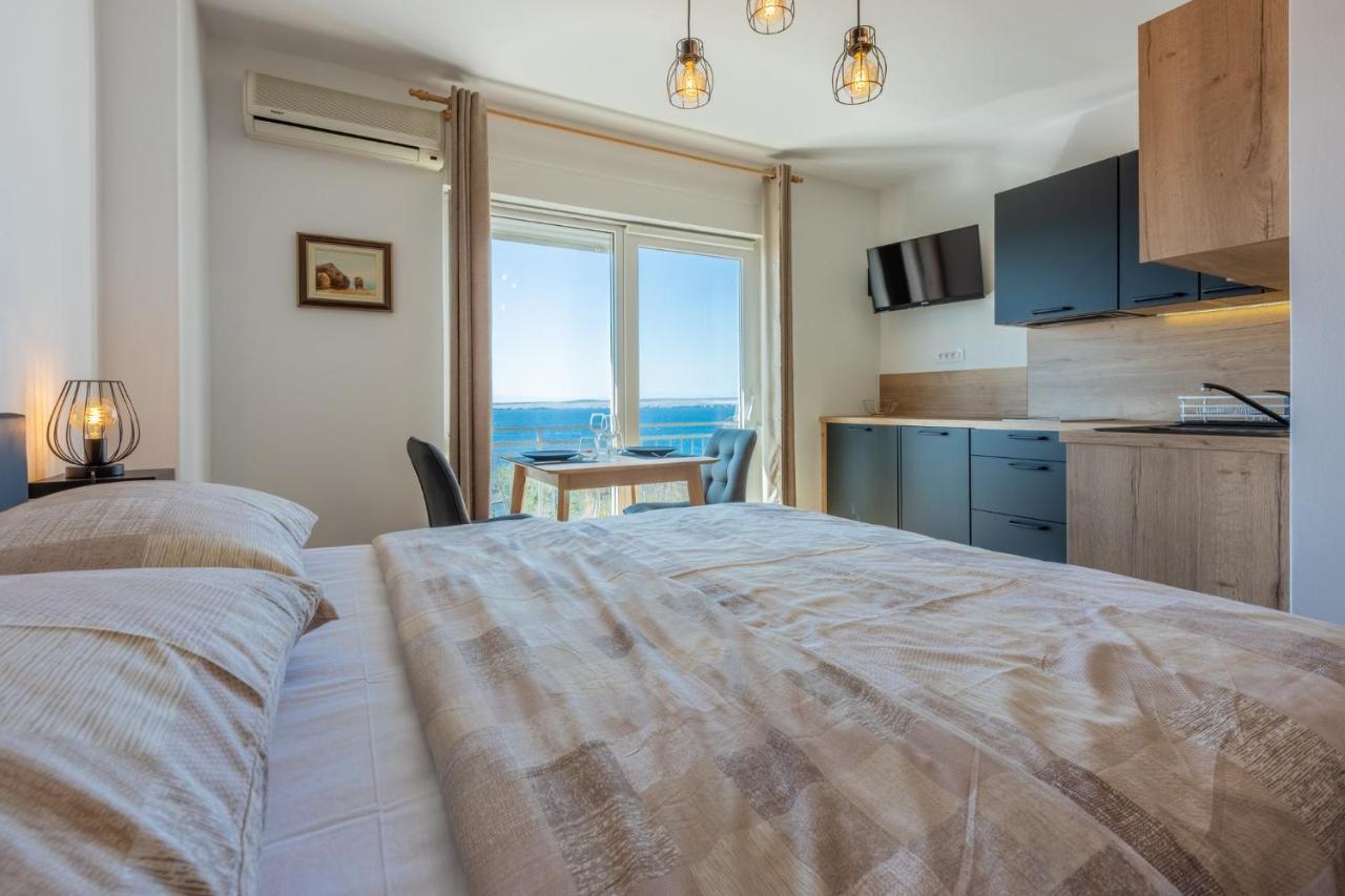 Apartments Domino R Dramalj Kültér fotó