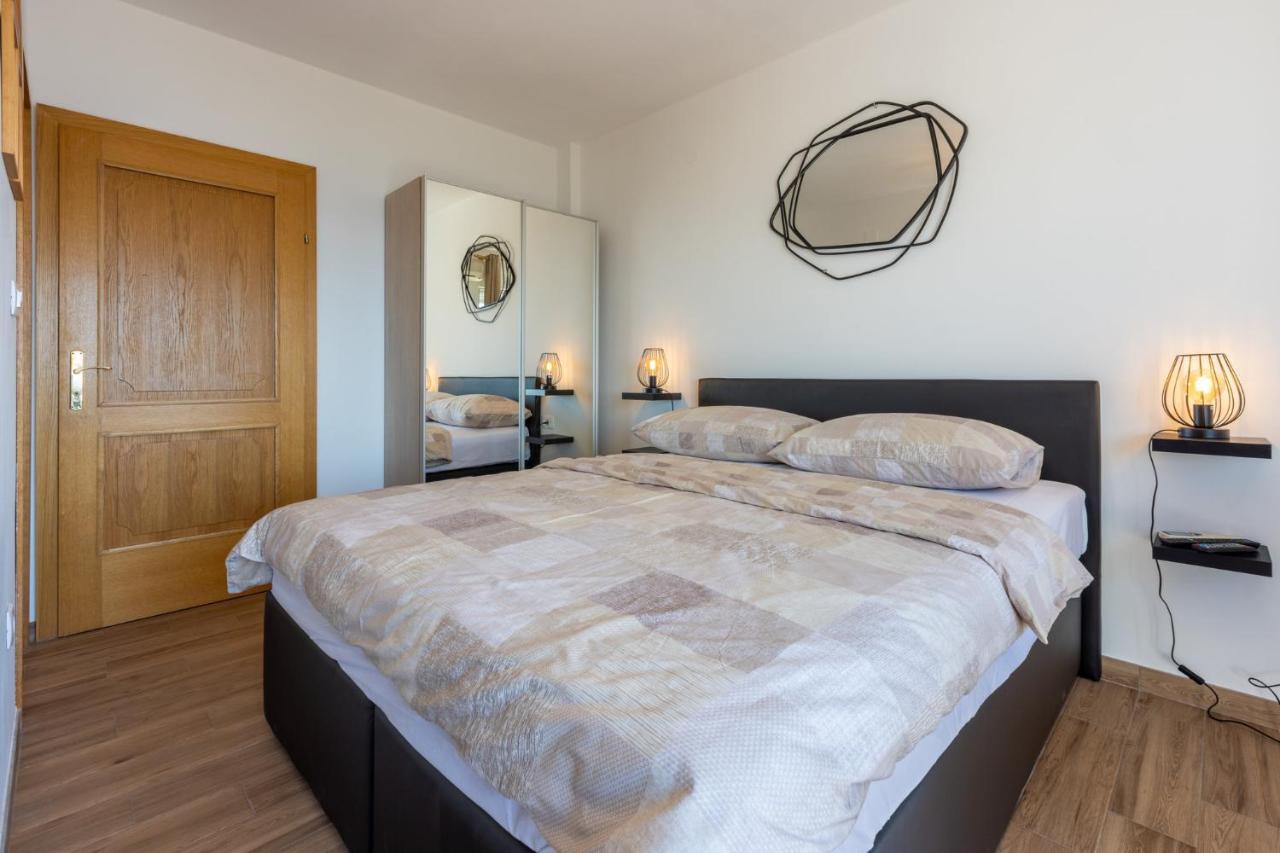 Apartments Domino R Dramalj Kültér fotó