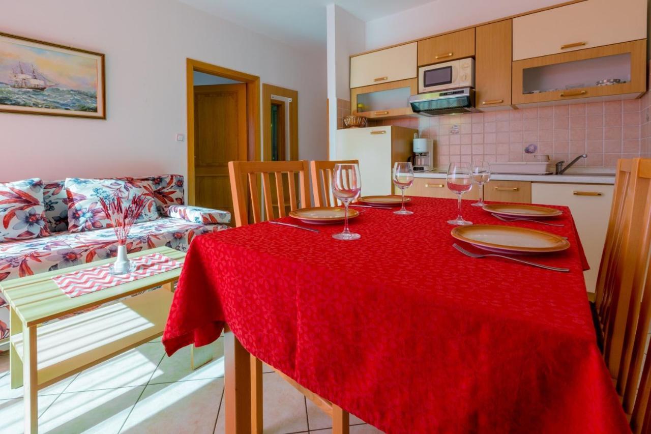 Apartments Domino R Dramalj Kültér fotó