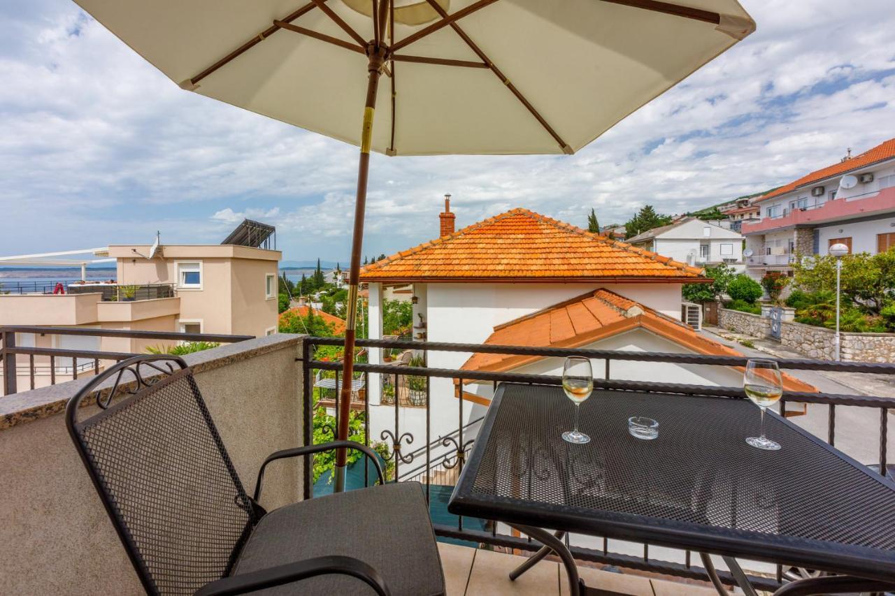 Apartments Domino R Dramalj Kültér fotó